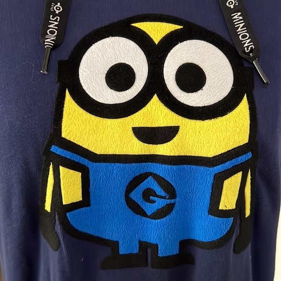 Despicable minion shirt dress with hoodie. Size M NWOT - Picture 3 of 11